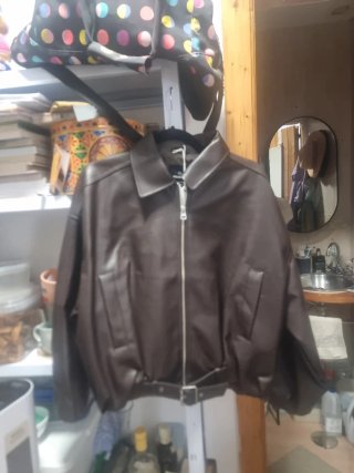 Chaqueta PULL&BEAR efecto piel marrón Talla S