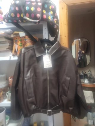 Chaqueta PULL&BEAR efecto piel marrón Talla S