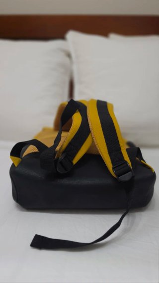 Mochila Moleskine Amarilla y Negra Nueva