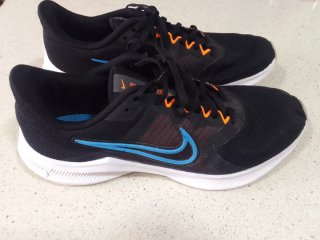 Zapatillas Nike Negras y Azules