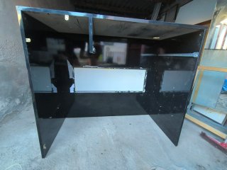 Mostrador de tienda madera y cristal