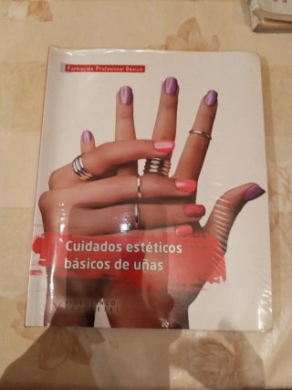 Libro Cuidados Estéticos Básicos de Uñas FP