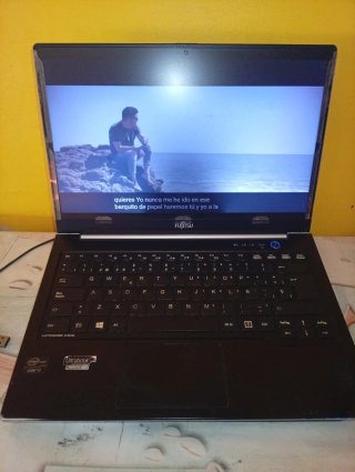 Fujitsu Lifebook Ultrabook i7-3667U