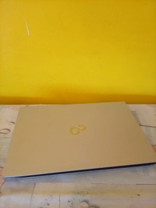 Fujitsu Lifebook Ultrabook i7-3667U