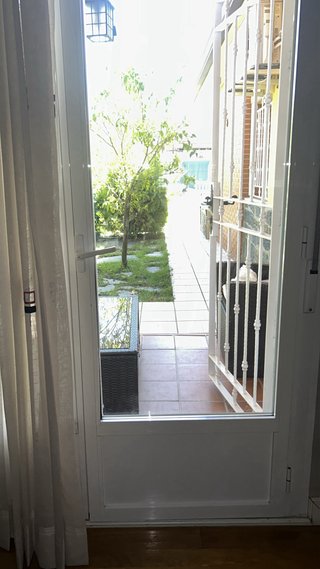 Puerta aluminio blanco