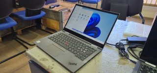 Lenovo Yoga X1 G5 i7 16GB RAM 1 TB SSD