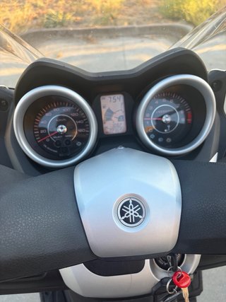 Yamaha x max 250