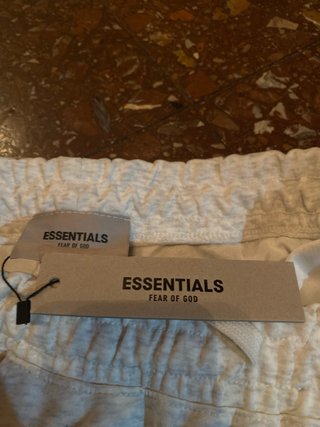 Pantalones cortos Essentials Fear of God grises