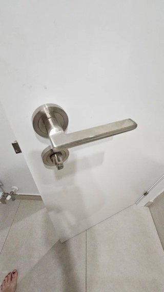 Puerta interior abatible blanca