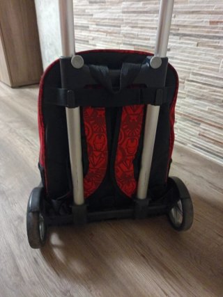 Mochila escolar con ruedas Marvel