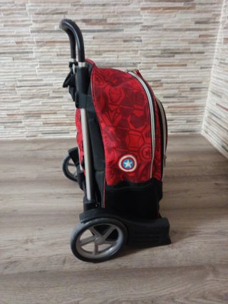 Mochila escolar con ruedas Marvel