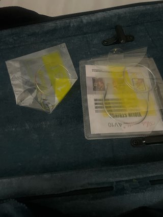 Violín con hombrera y funda