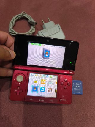 Nintendo 3DS Roja + Accesorios