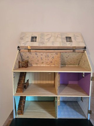 Casa de muñecas con accesorios