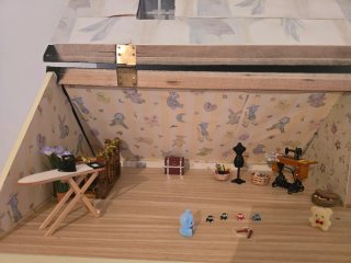 Casa de muñecas con accesorios