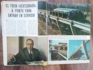 Lote de cuatro revistas antiguas variadas.