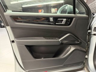 Porsche Cayenne 2021