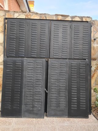 Contraventanas puerta jardín(100€) y ventana(50€)