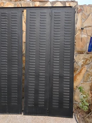 Contraventanas puerta jardín(100€) y ventana(50€)