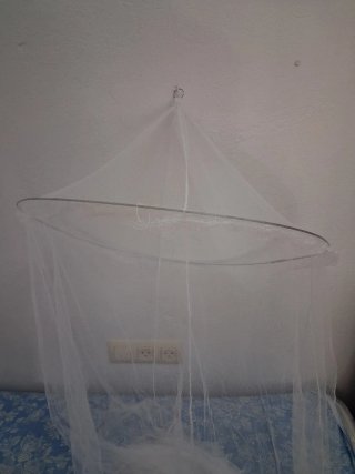 Mosquitera blanca para cama