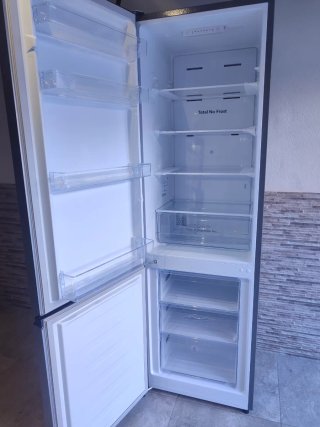 Frigorífico Hisense 180cm Nuevo