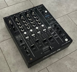Pioneer DJM-750 MK2 + decksaver