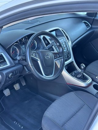 Opel Astra 2012
