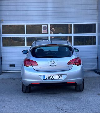 Opel Astra 2012