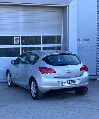 Opel Astra 2012