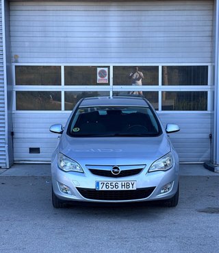 Opel Astra 2012
