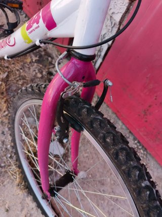 Bicicleta 24 blanca y rosa