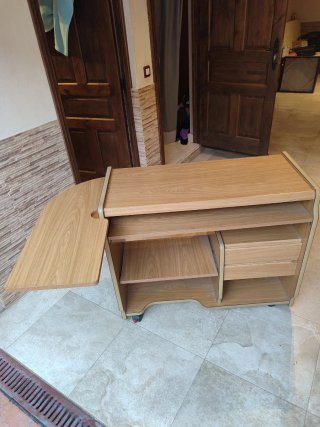 Mueble escritorio con cajones