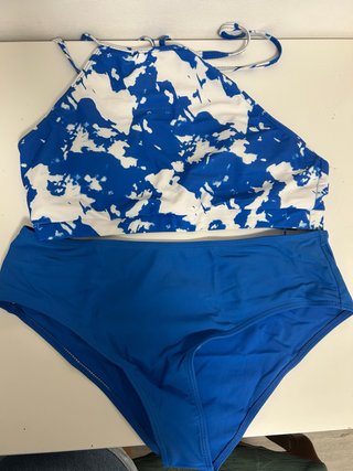 Bikini azul y blanco