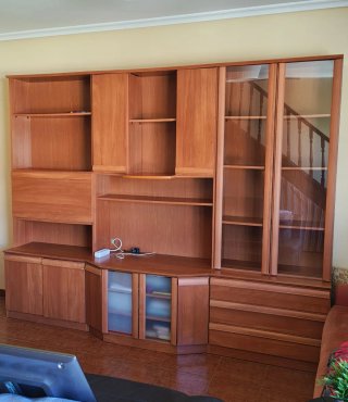 Mueble de salón modular madera y cristal