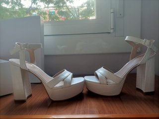 Sandalias Guess Blancas Talla 36