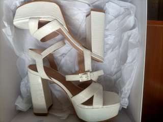Sandalias Guess Blancas Talla 36