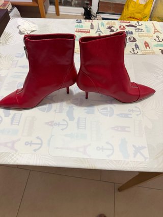 Botines Zara Tacón Aguja Rojo