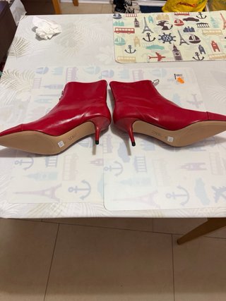 Botines Zara Tacón Aguja Rojo