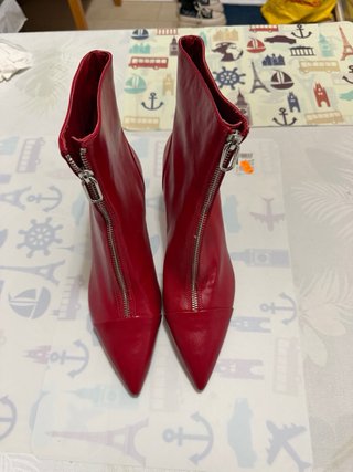 Botines Zara Tacón Aguja Rojo