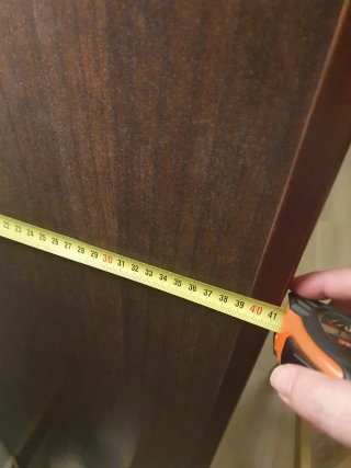 Mueble vitrina de madera marrón