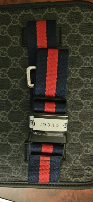 Riñonera Gucci GG Supreme Negra y Gris