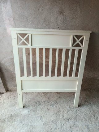 Cabecero de madera blanco estilo clásico
