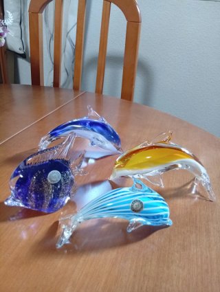 Set di 4 figure in cristallo di Murano: delfini e pesce