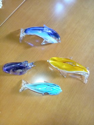 Set di 4 figure in cristallo di Murano: delfini e pesce