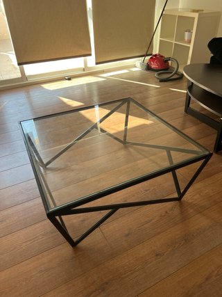 Mesa centro cristal y metal negra