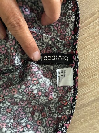 Vestido fluido estampado manga corta.H&M