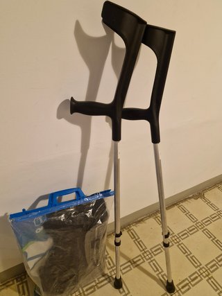 Bota Ortopédica Walker Talle M + Muletas