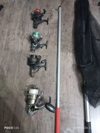 Lote de pesca: carretes, cañas y red