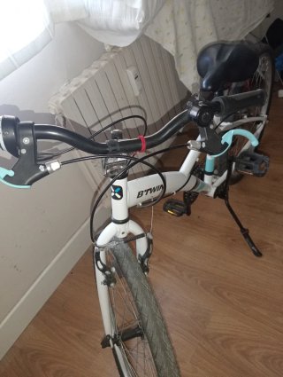 Bicicleta B'TWIN blanca