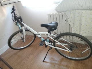 Bicicleta B'TWIN blanca